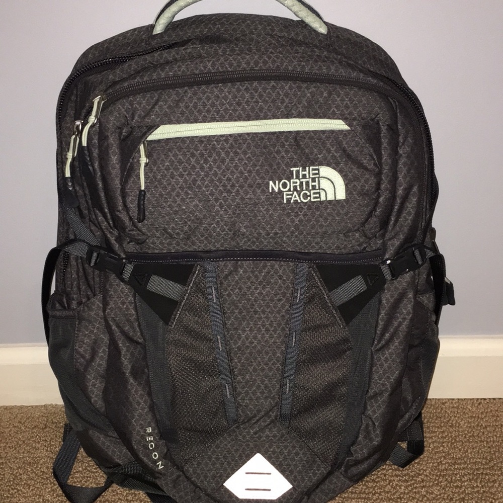 North Face Recon Women’s backpack